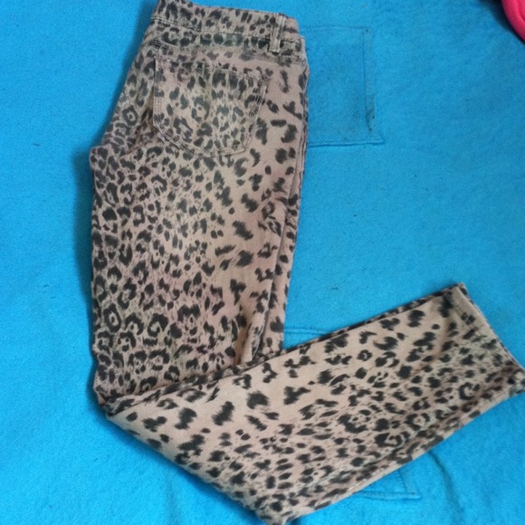 Grey/Blk leopard print jeans - Picture 1 of 3
