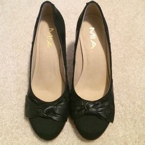 MIA Black Ribbon Heels