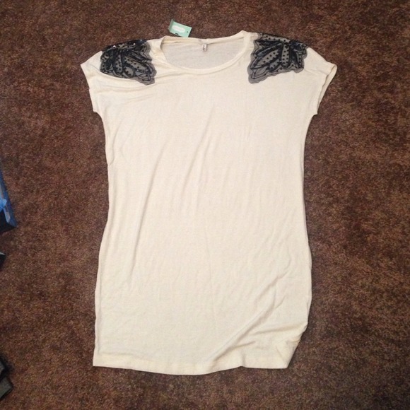 White tunic top with lace shoulders