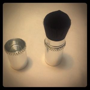 Makeup brush. Never used!