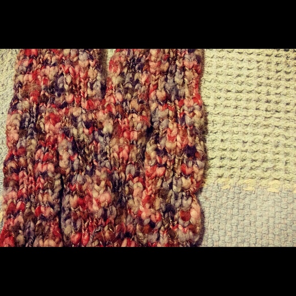 Small Multi Colored Scarf Great Condition - Picture 2 of 4