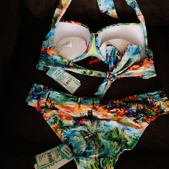 HP!! NWT vintage style bathing suit! - Picture 3 of 4