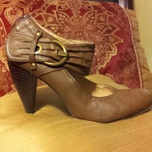 Brown Pierre Dumas heels