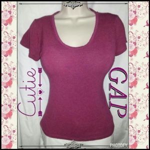 GAP V-neck top
