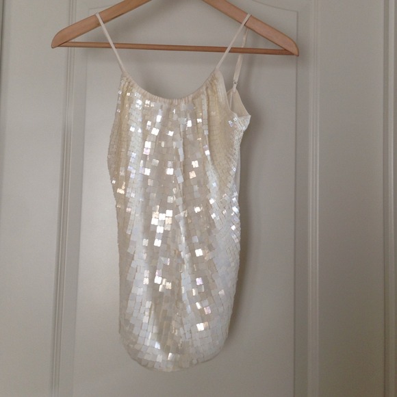 Bebe ivory shell top
