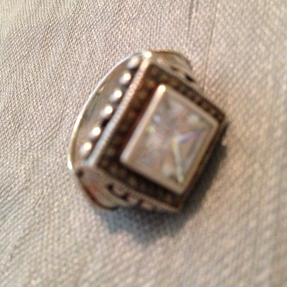 ❤️Sterling❤️Crystal❤️Marcasite❤️Ring❤️ - Picture 4 of 4