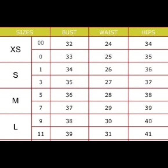 ❌SOLD OUT❌ Offshoulder dress. - Picture 3 of 3