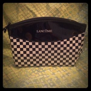 🔲 Checkered 🔲 Makeup Bag 🔲