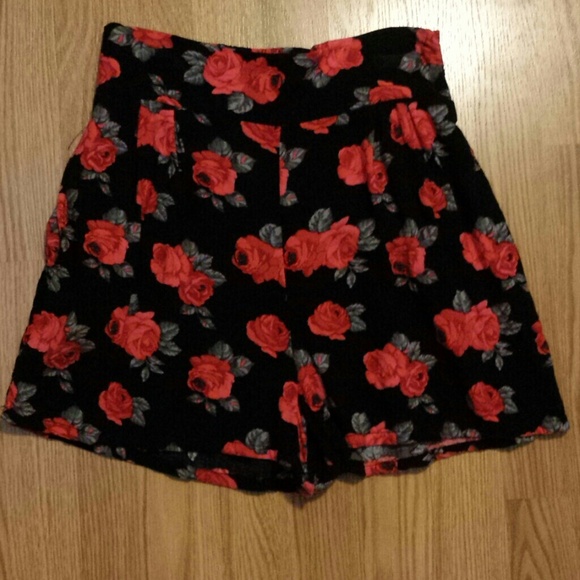 Rose shorts