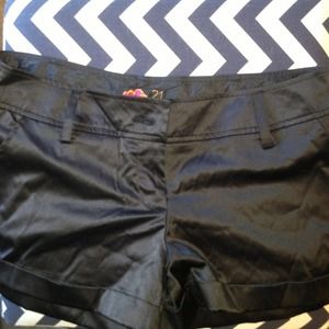 Black satin-like shirts Forever 21