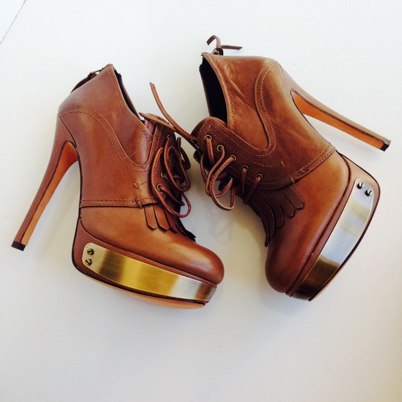 House of Harlow 1960 Shoes - House of Harlow brown laced bootie/heels Sz 8