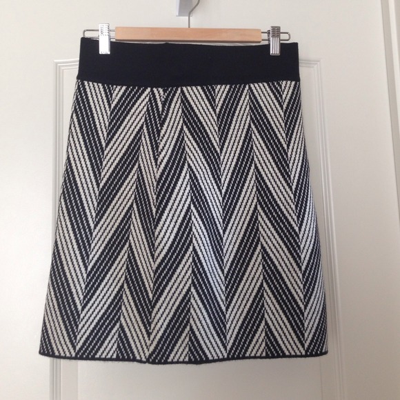 Ann Taylor black and white pattern wool skirt