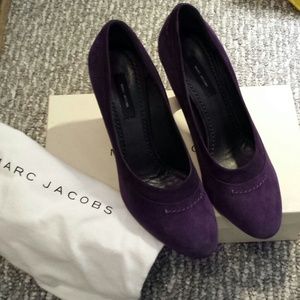 New Marc Jacobs purple suede pumps heels