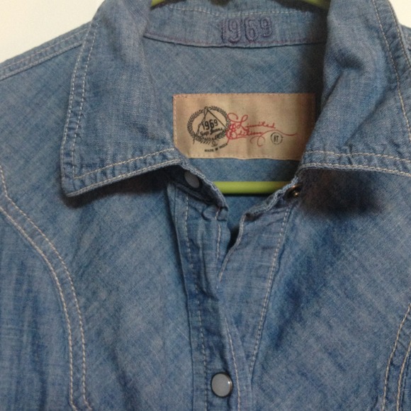 Authentic Levi's 1969 Pearl Snap dress - Picture 2 of 3