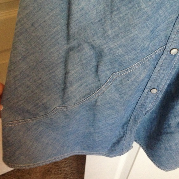 Authentic Levi's 1969 Pearl Snap dress - Picture 3 of 3