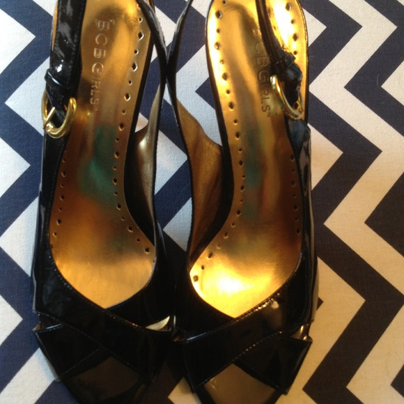 BCBG black paten leather peep-toe heels - Picture 3 of 3