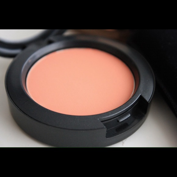 Mac Sheertone Blush!! FREE GIFT w/PURCHASE!!!
