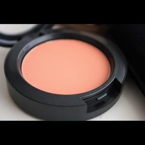 Mac Sheertone Blush!! FREE GIFT w/PURCHASE!!!