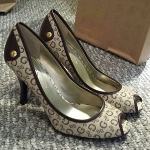 Brand new Guess peep toe pumps heels