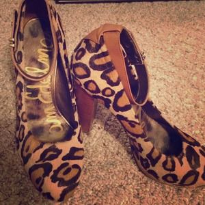 Sam Eldman pumps
