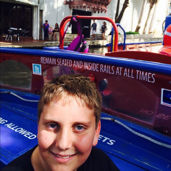 SAN ANTONIO RIVERWALK! - Picture 2 of 3