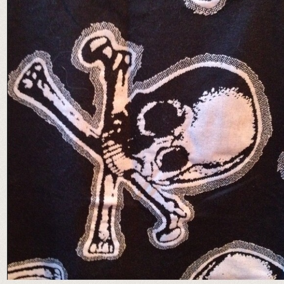 Agent X Skull & Crossbones Top - Picture 2 of 4