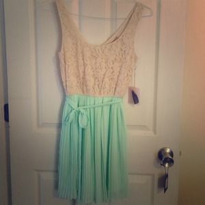 Ivory and mint lace top beautiful dress!!!