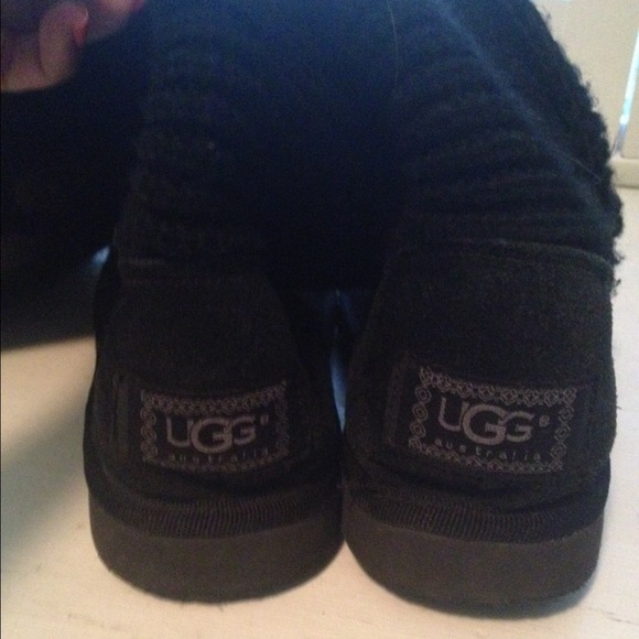 Black knit authentic uggs hardly worn