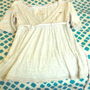 Cute hollister top!