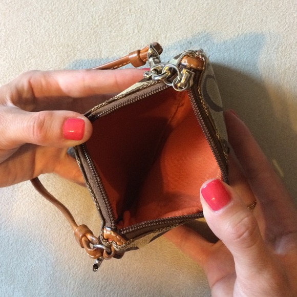 Authentic Signature Coach Wristlet - Picture 2 of 4