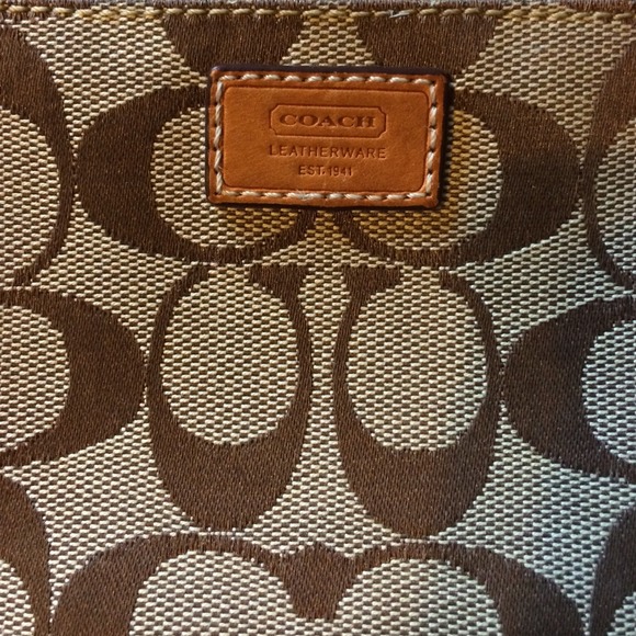 Authentic Signature Coach Wristlet - Picture 3 of 4