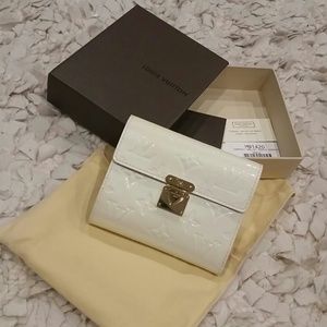 Louis Vuitton Pearl White Vernis Compact Wallet