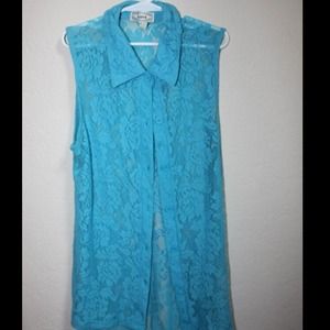 Sleeveless shirt
