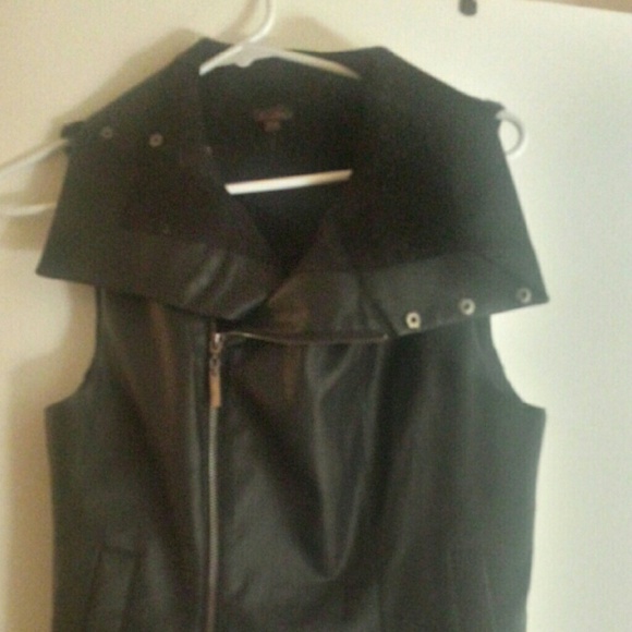 Echo Small/Medium Faux Leather Vest - Picture 3 of 4