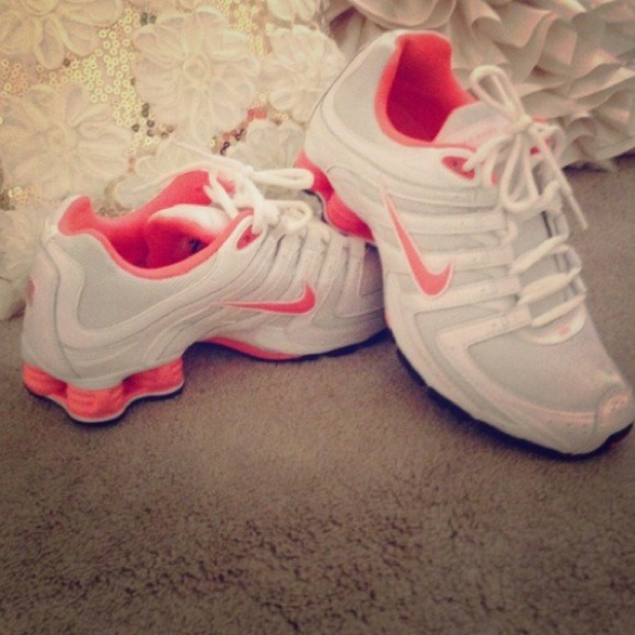 Nike Shox Neon