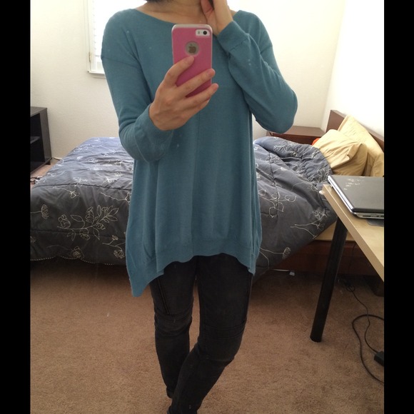 🔴SOLD🔴Asymmetric Oversized Light Knit Top