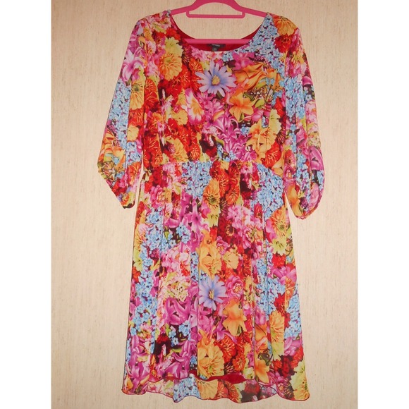 Dresses & Skirts - Floral Dress