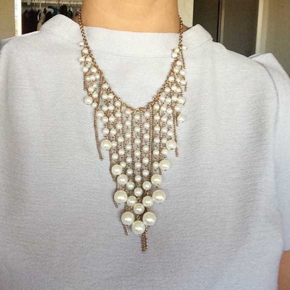 Jewelry - Gorgeous pearl fringe necklace!!
