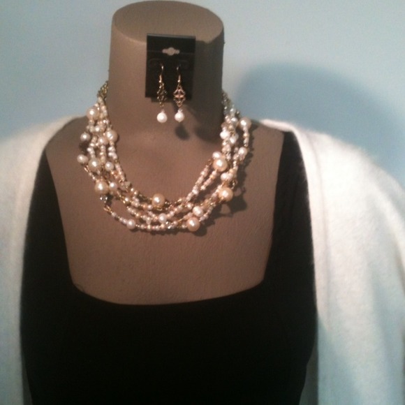 Pear Multi -strand Necklace set . - Picture 2 of 3