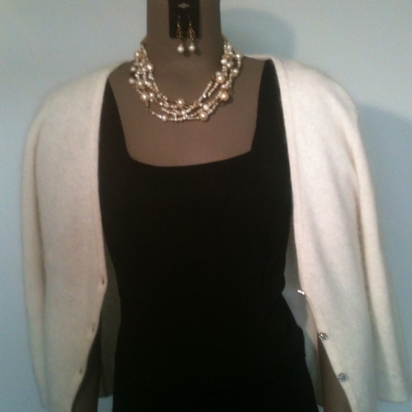 Pear Multi -strand Necklace set . - Picture 3 of 3