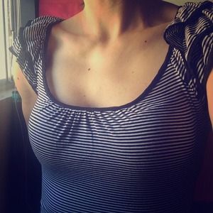 ⚡️Weekend sale⚡️Black and White H&M top