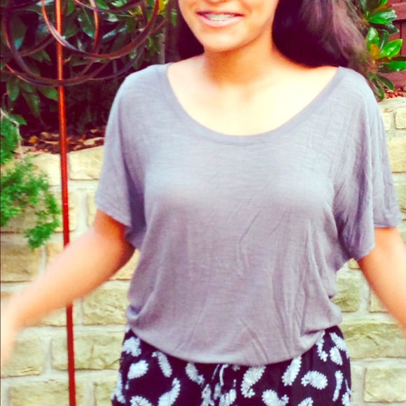 💙GREY AMERICAN EAGLE BRAND NEW FLOW TOP💙
