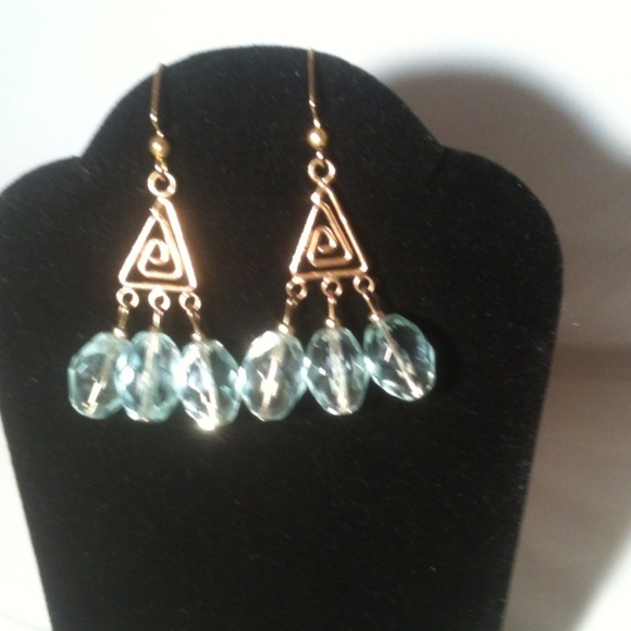 Crystal blue earrings - Picture 2 of 2