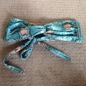 👙blue snake skin top