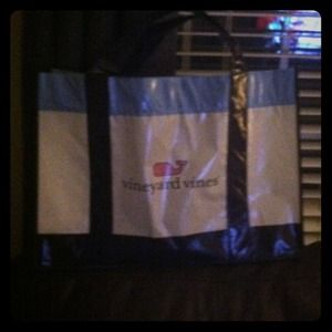 Vineyard Vines shopping bag