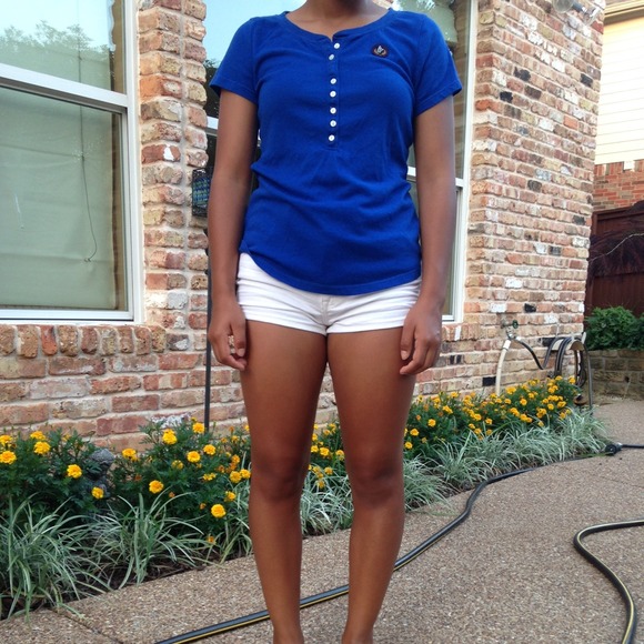 😊💙ROYAL BLUE A&F BUTTON UP T SHIRT😊💙
