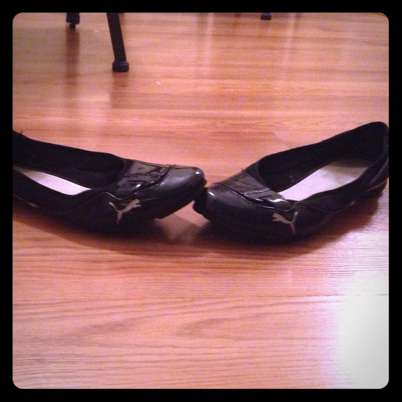 Puma flats
