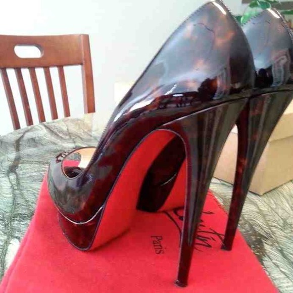 CHRISTIAN LOUBOUTIN "Lady Peep" Patent Leather - Picture 2 of 4