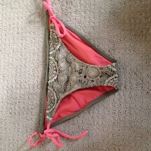 👙 gray and pink bathing suit bottoms