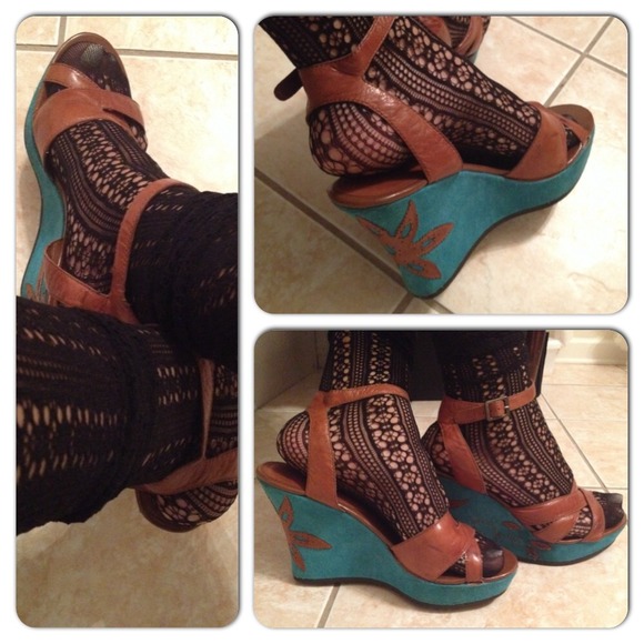 Turquoise suede | Brown leather